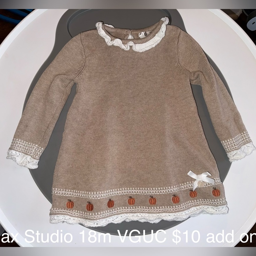 Max Studio Brown Knit Dress with White Trim and Orange EmbroideredPumpkin Detail